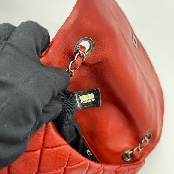 CHANEL Red Orange Leather Classic Flap Shoulder Bag - Picture 16 of 16